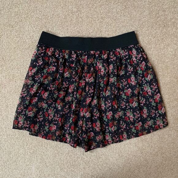 Express Floral Chiffon Shorts - Picture 4 of 6